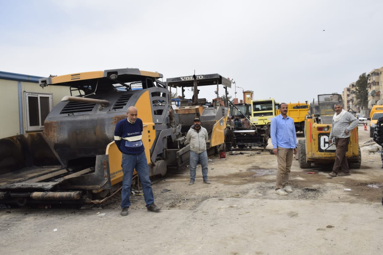 محافظ بورسعيد يتفقد عدد من مشروعات الطرق