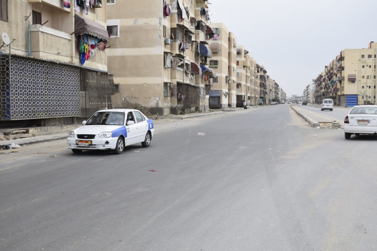 محافظ بورسعيد يتفقد عدد من مشروعات الطرق