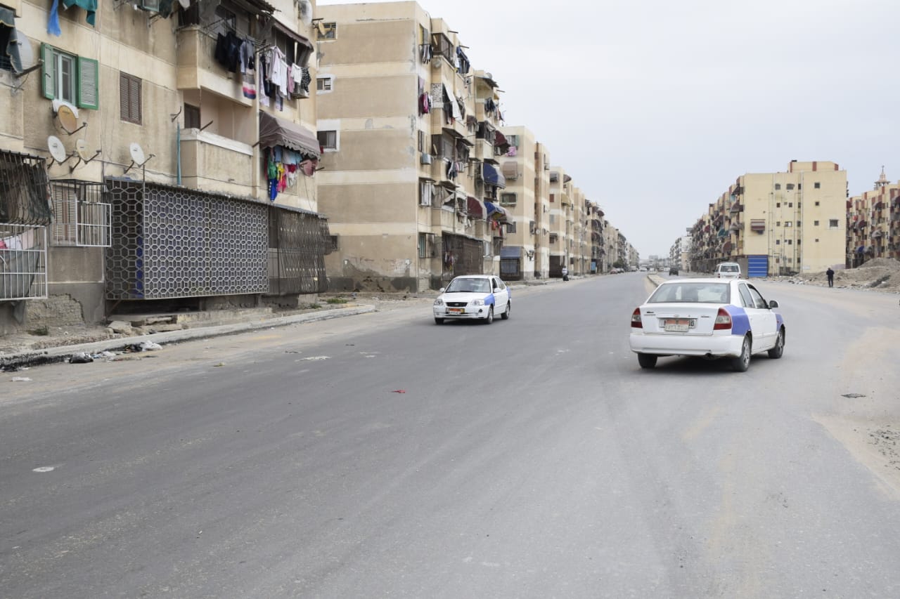 محافظ بورسعيد يتفقد عدد من مشروعات الطرق