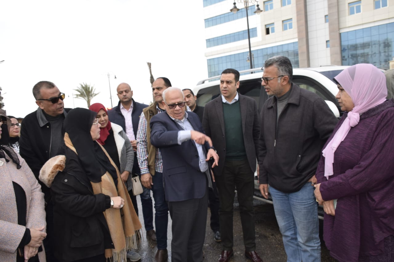 محافظ بورسعيد يتفقد منطقة السيدة خديجة 