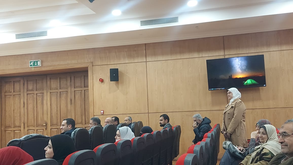 محافظ بورسعيد يجتمع بالقيادات التنفيذية 