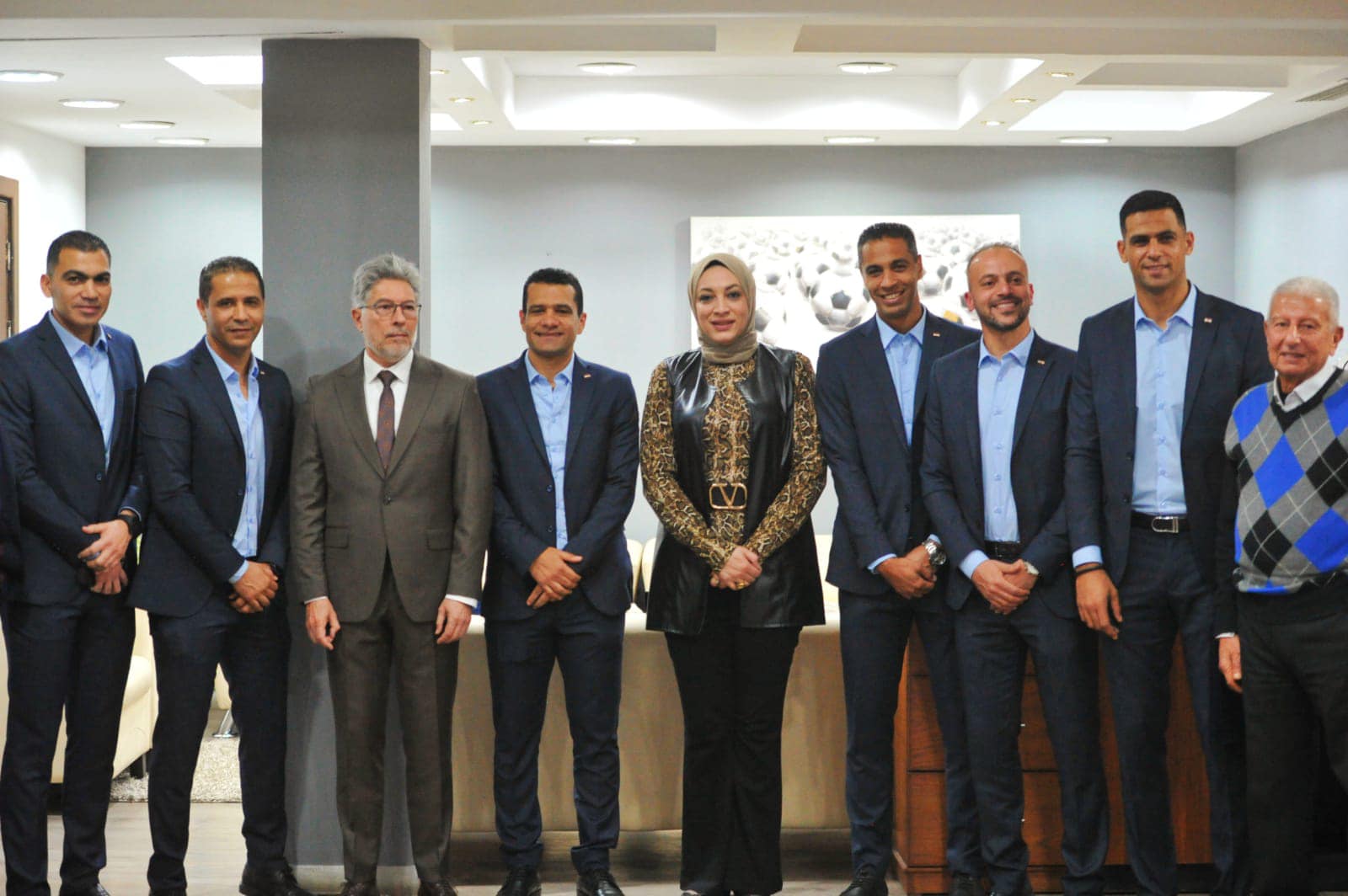 تكريم الحكام المشاركين في أمم إفريقيا (11)