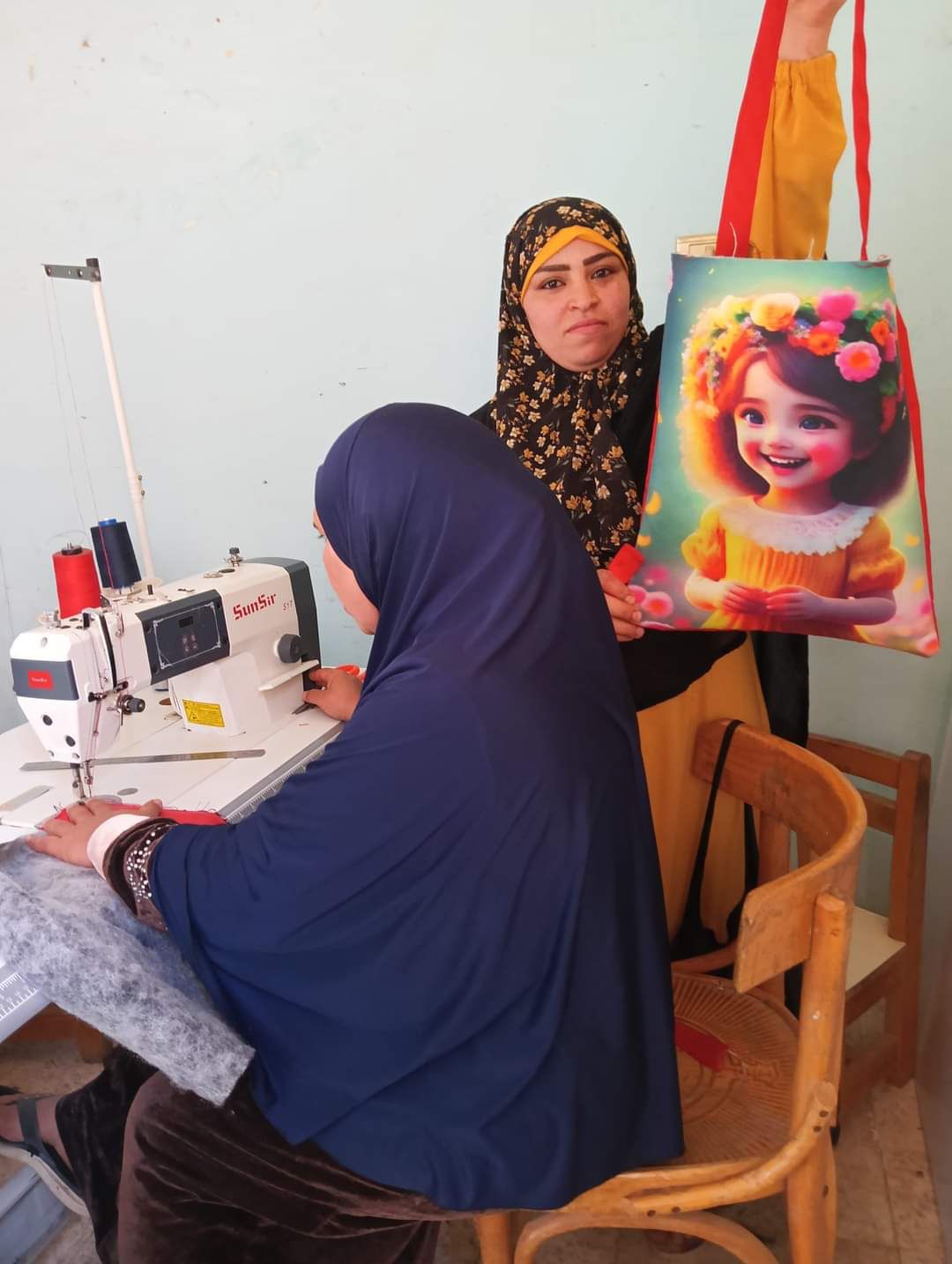 دورة تدريبية لمستفيدات تكافل وكرامة حول صناعة الجلد والشنط القماش