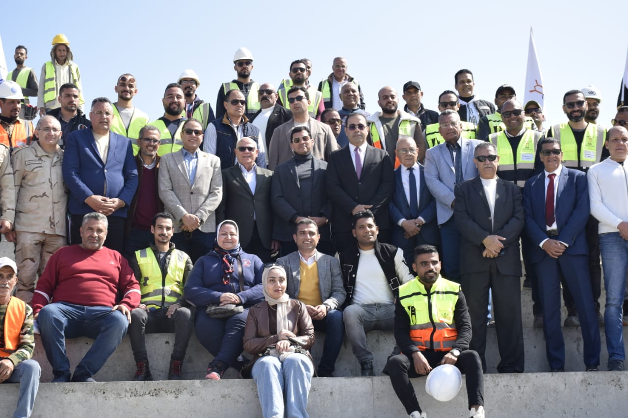 وزير الشباب والرياضة يتفقد سير الأعمال الإنشائية باستاد النادي المصري الجديد