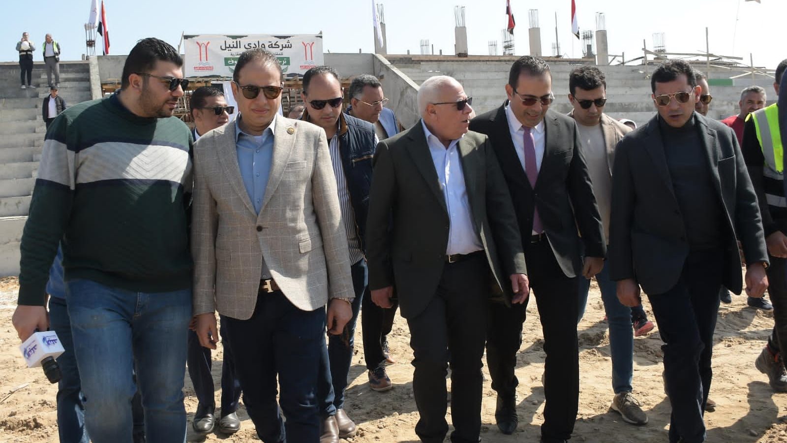 وزير الشباب والرياضة يتفقد سير الأعمال الإنشائية باستاد النادي المصري الجديد - قص