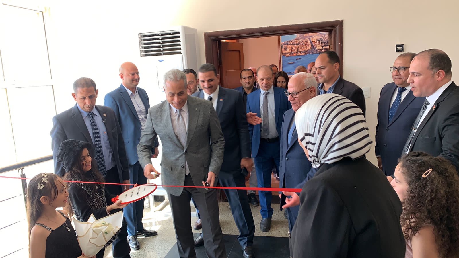 وزير العمل يتفقد معرض ببورسعيد 