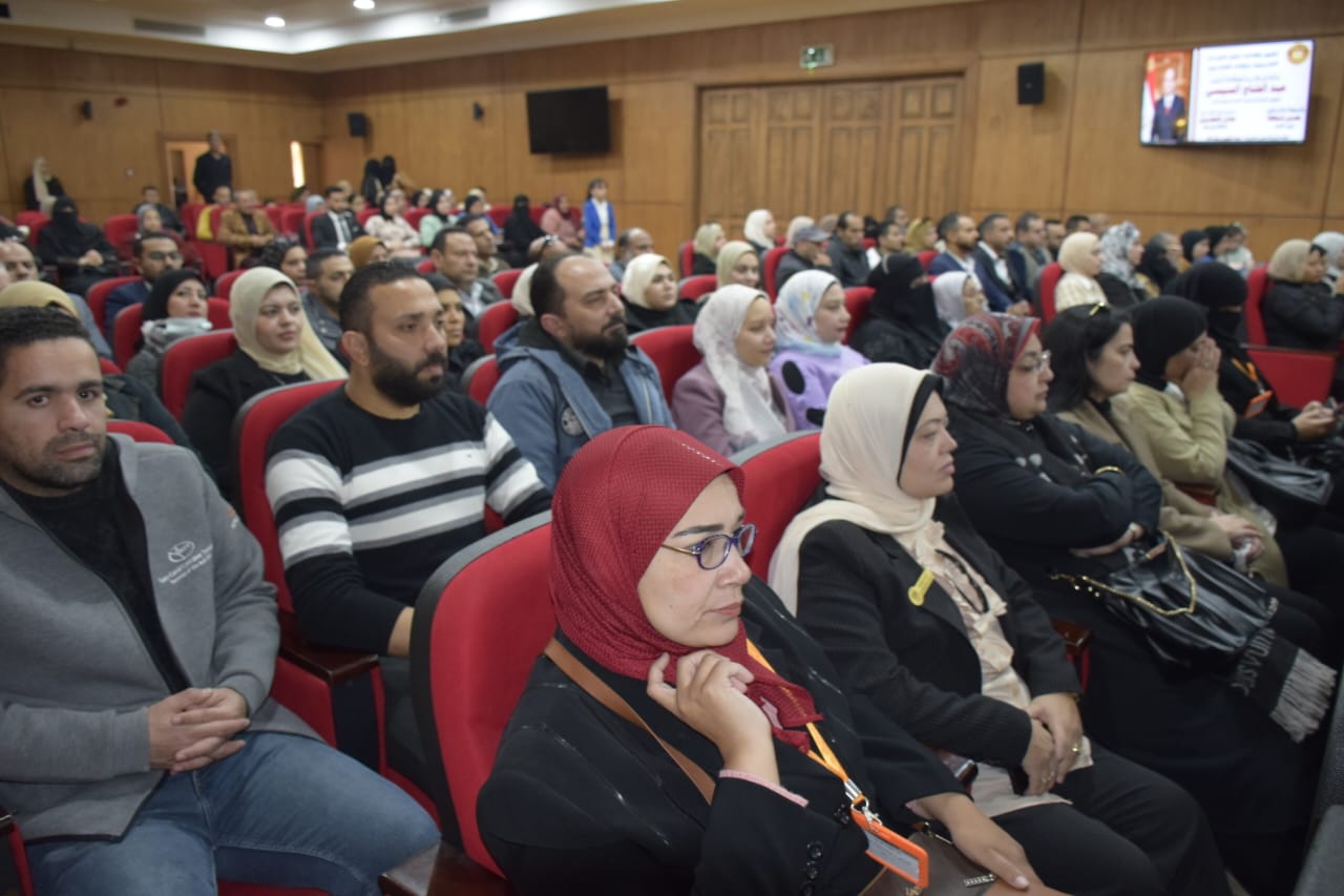 زيارة وزير العمل لبورسعيد 