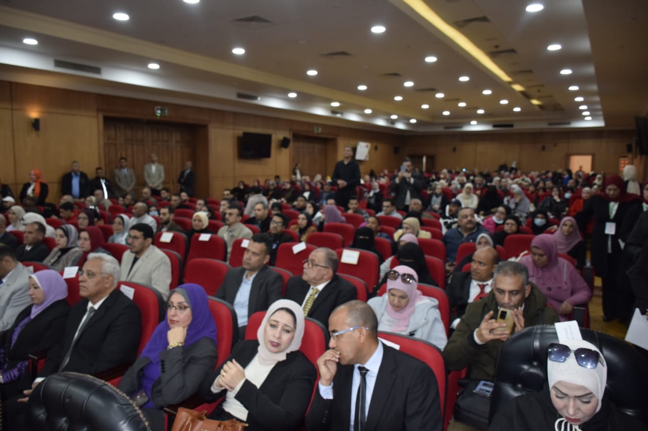 زيارة وزير العمل لبورسعيد 