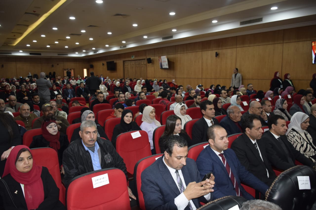 زيارة وزير العمل لبورسعيد 