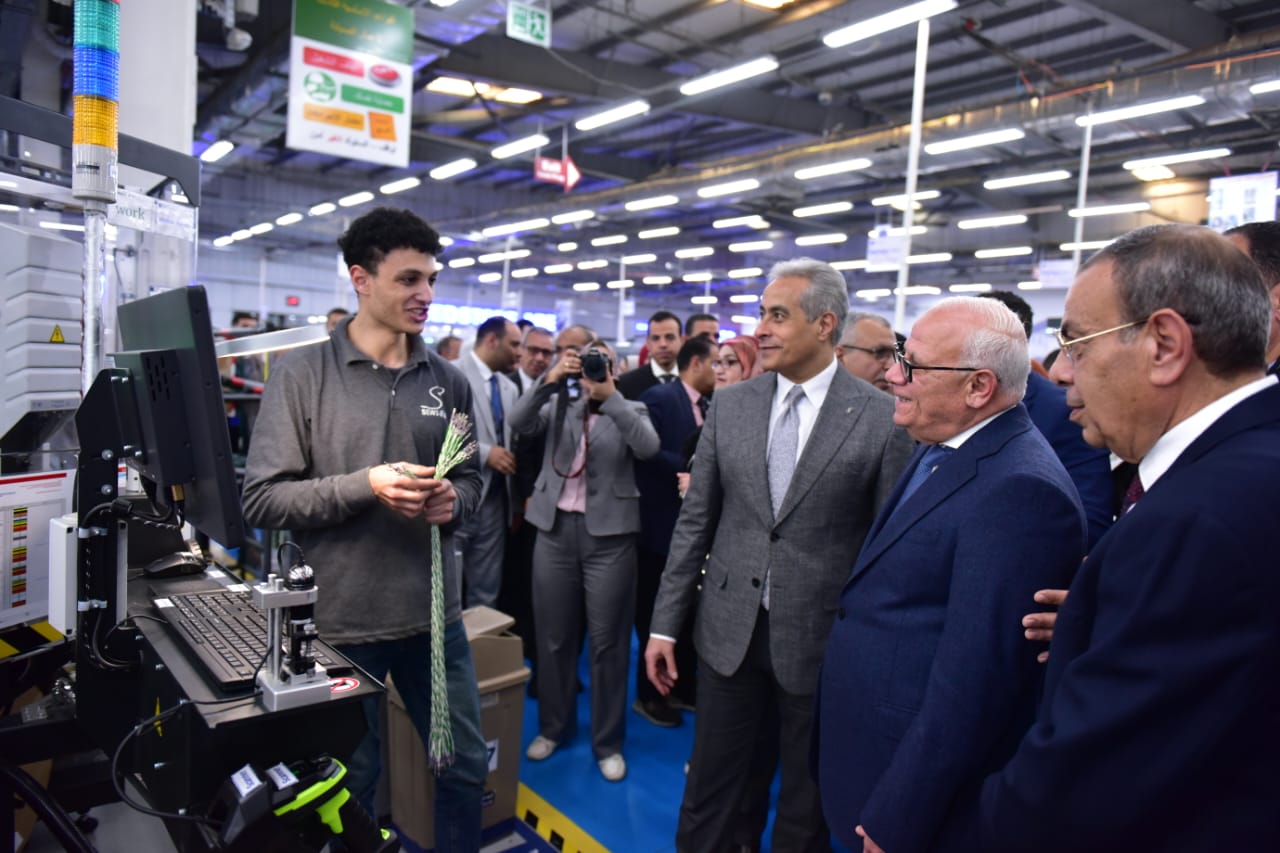 زيارة وزير العمل لبورسعيد 