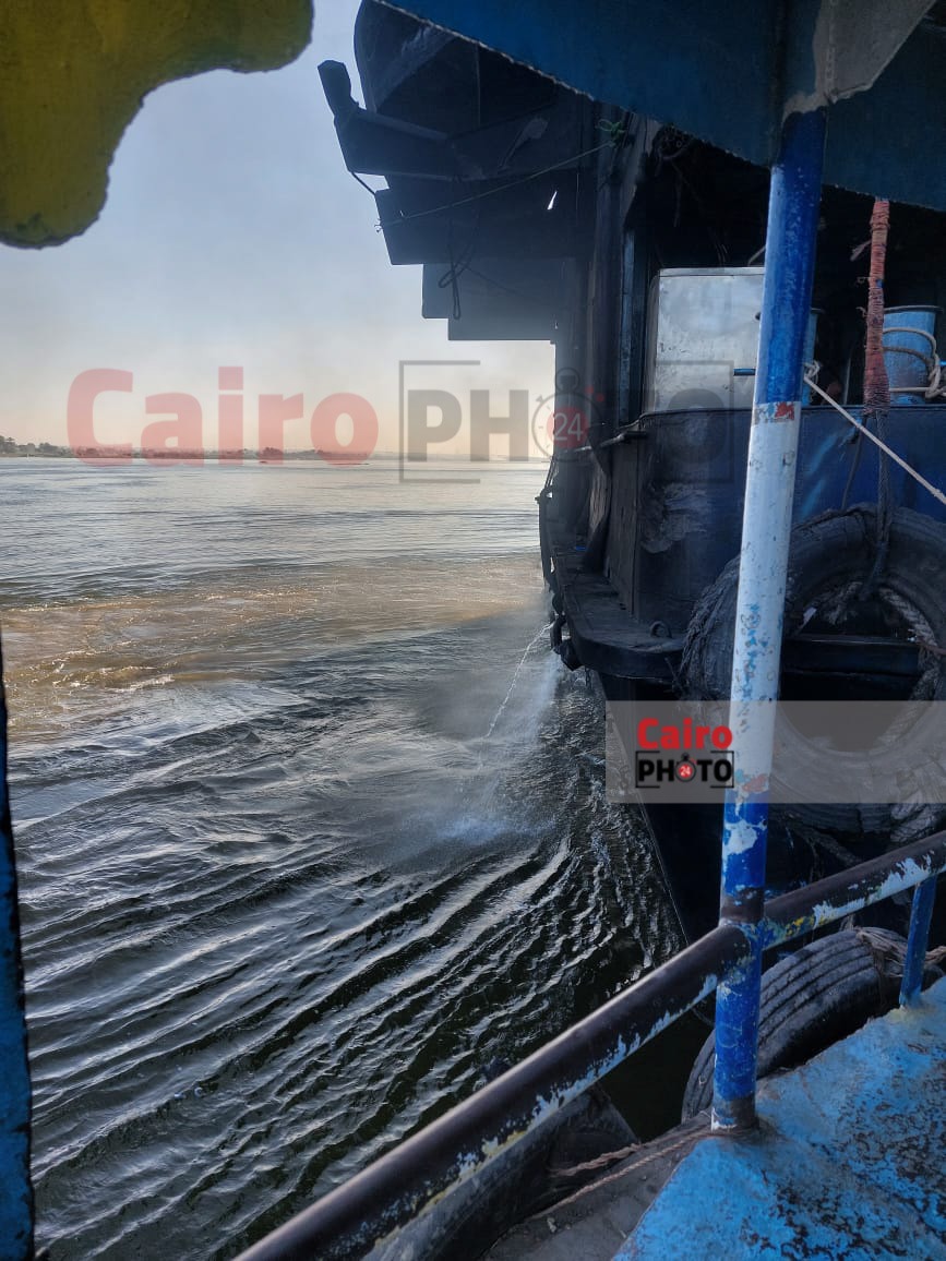 الصور الأولي لجنوح باخرة سياحية بنهر النيل