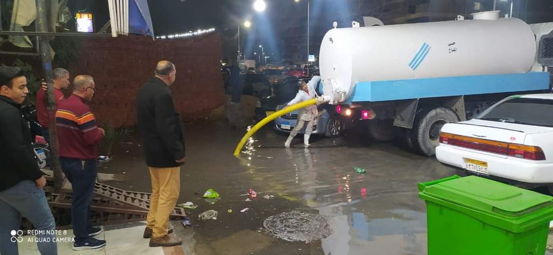 كسر بمحبس مياه عمومي يُغرق شوارع حي المناخ ببورسعيد