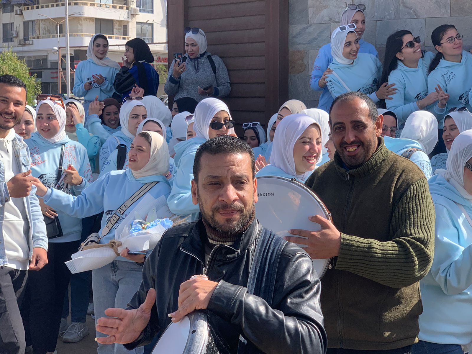 طلاب كلية الأداب ببورسعيد يحتفلون بقرب تخرجهم