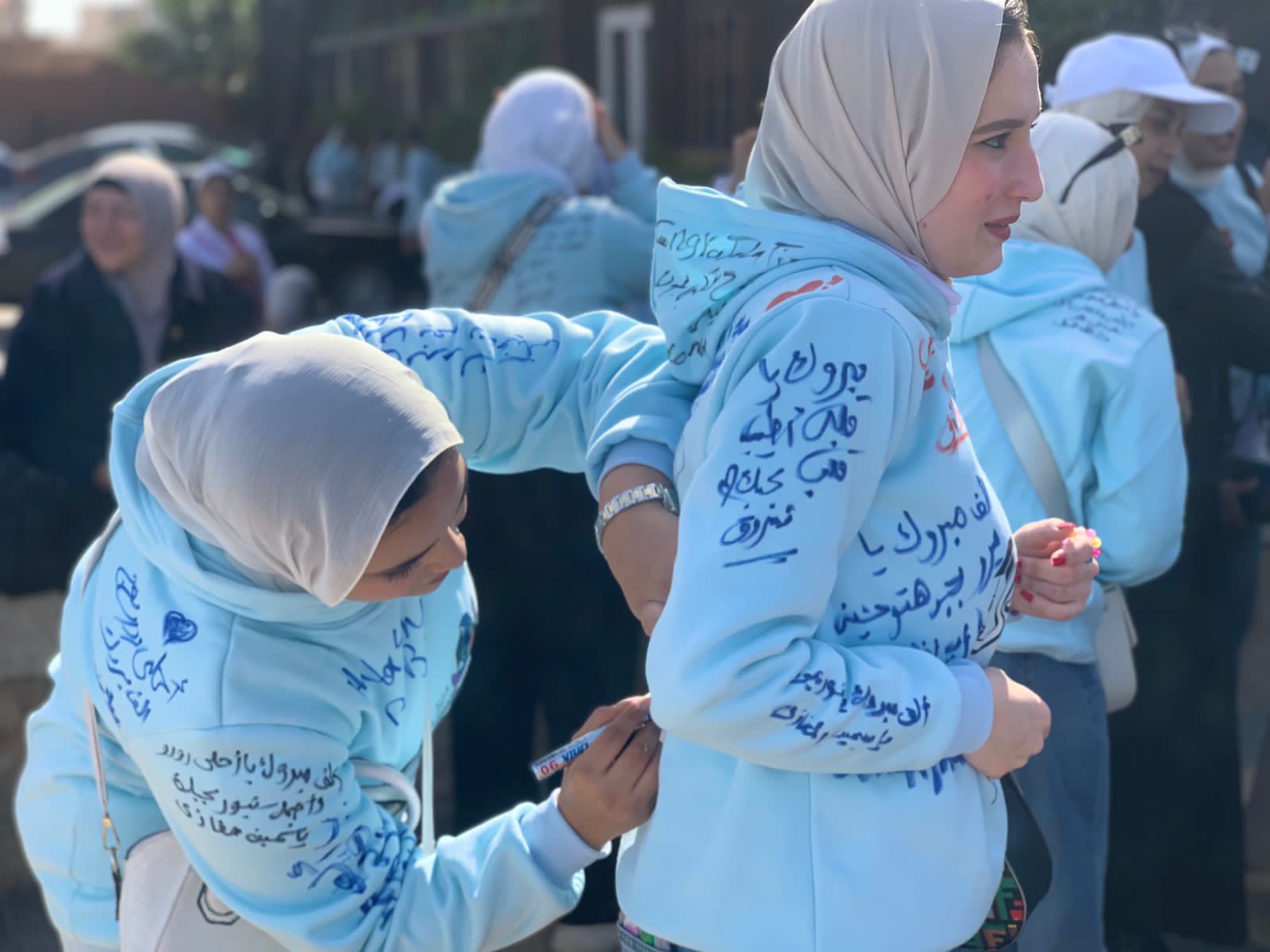 طلاب كلية الأداب ببورسعيد يحتفلون بقرب تخرجهم