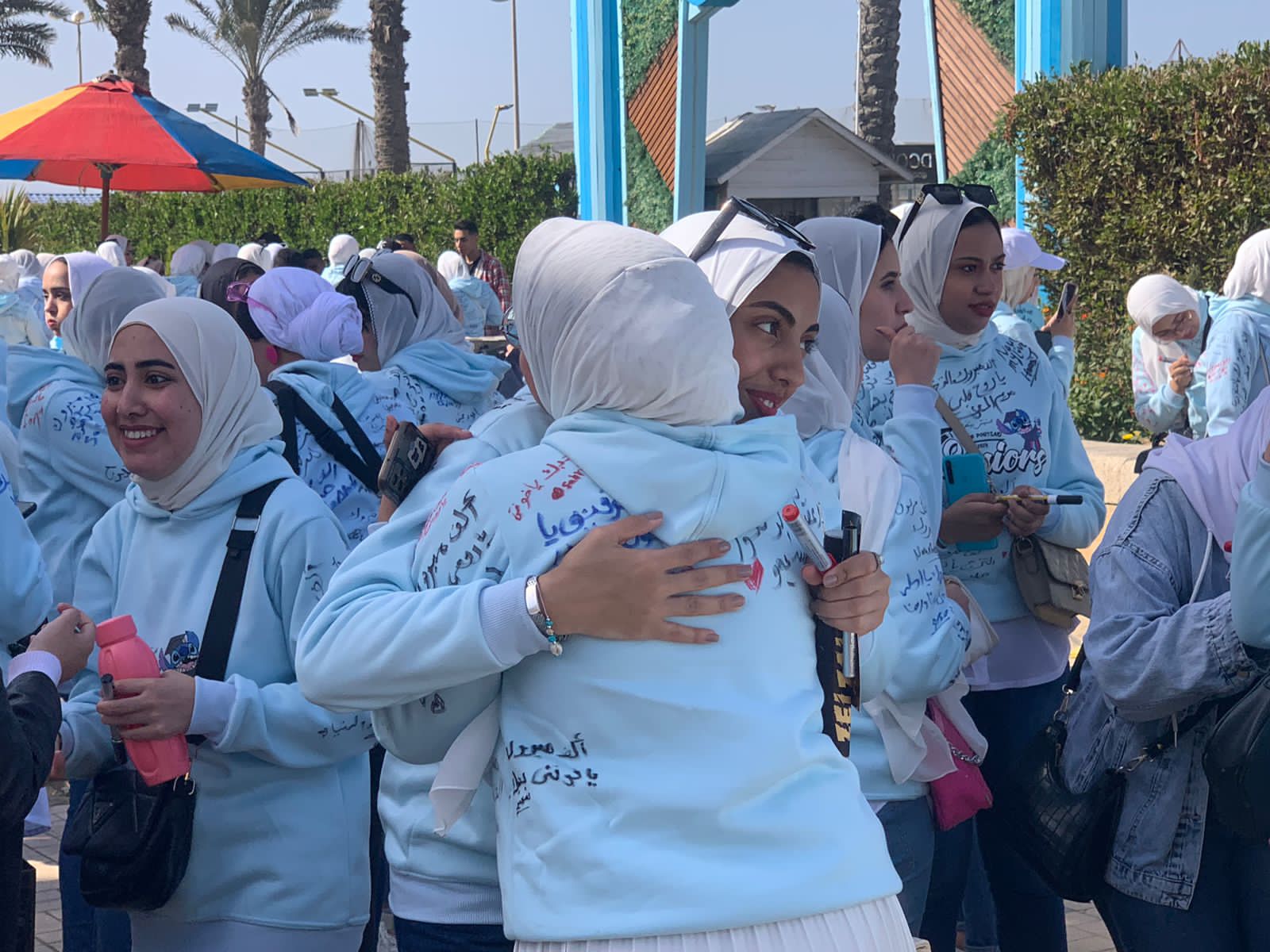 طلاب كلية الأداب ببورسعيد يحتفلون بقرب تخرجهم