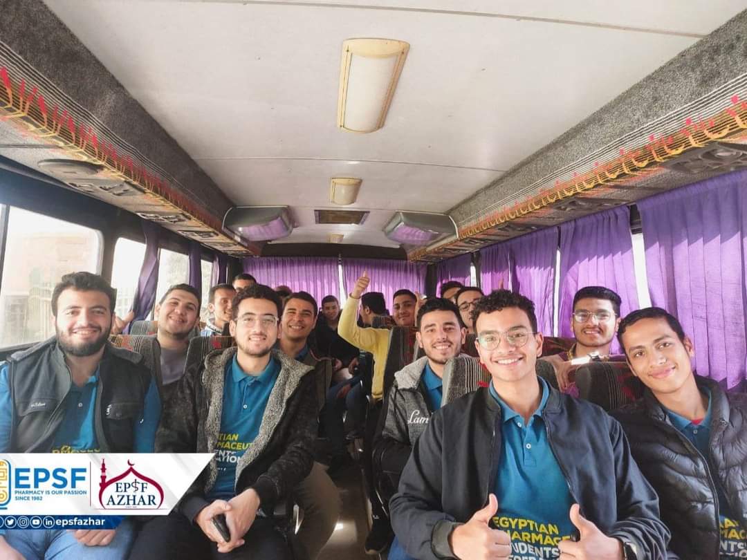 طلاب صيدلة الأزهر