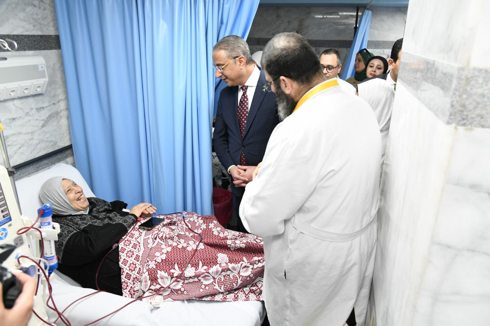 محافظ الفيوم يفتتح عدة أقسام ووحدات بمستشفى التأمين الصحي