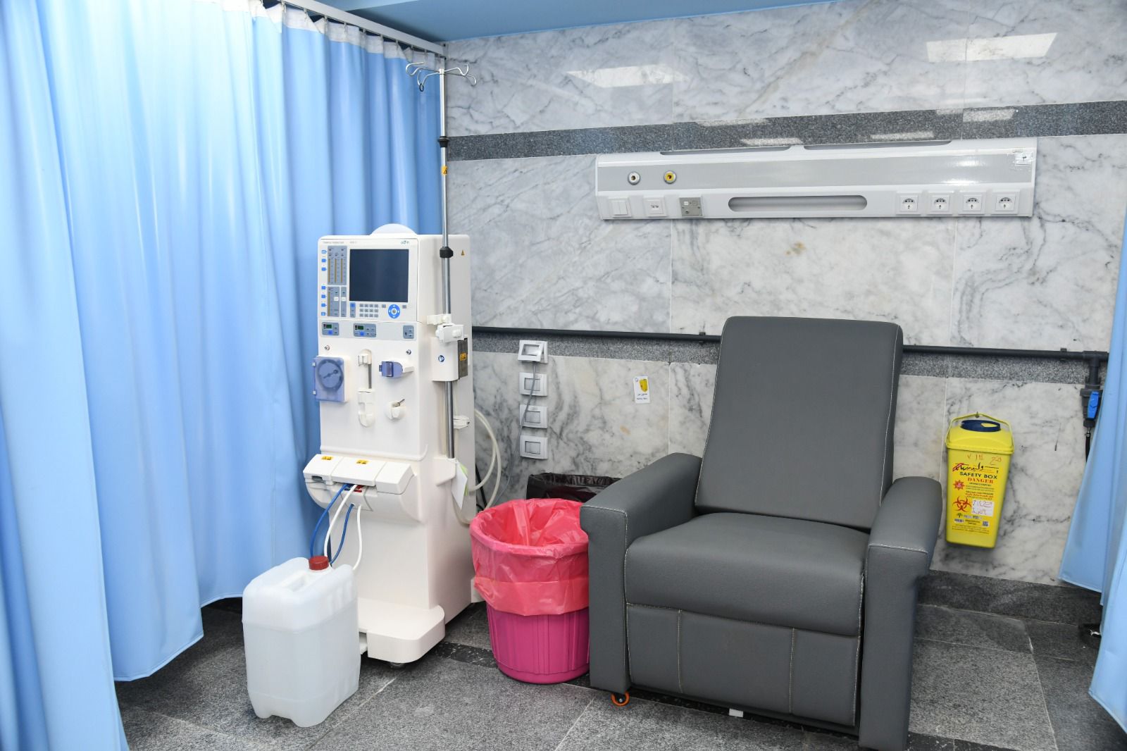 محافظ الفيوم يفتتح عدة أقسام ووحدات بمستشفى التأمين الصحي