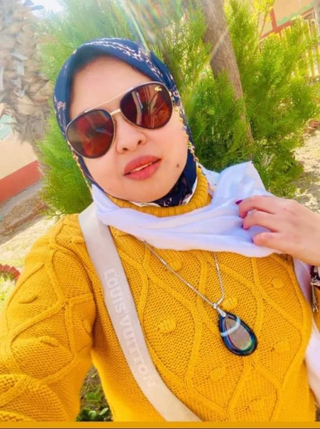 فتاة تلحق بوالدها المتوفي ببورسعيد 