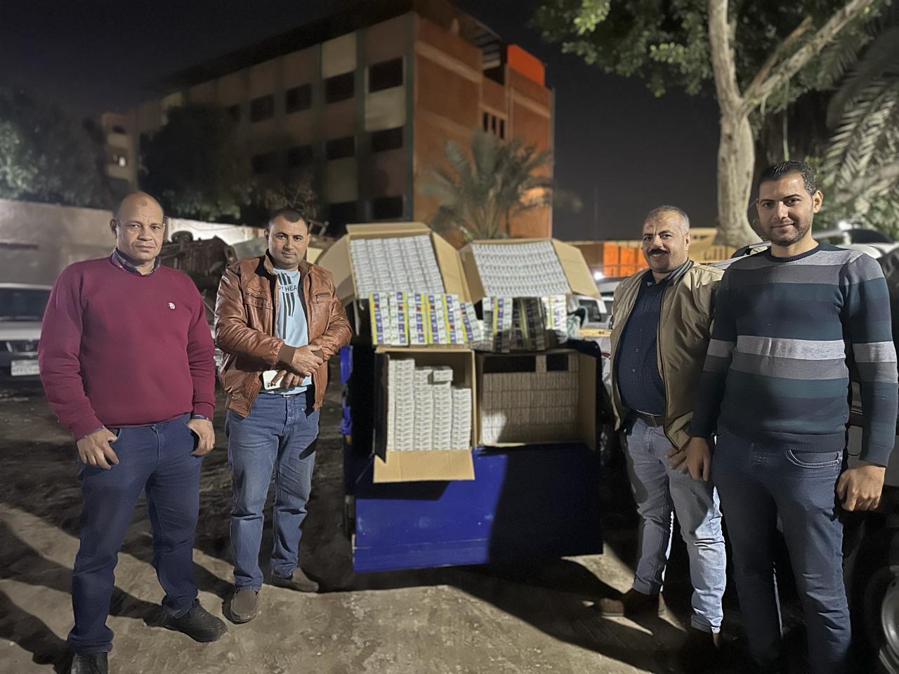 ضبط 6000 الف علبة سجائر ودقيق بدون فواتير في حملة مكبرة بالفيوم       