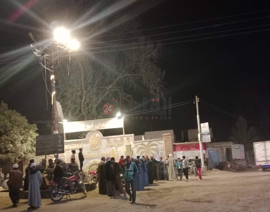 تشييع جثمان أحد ضحايا غرق مركب هجرة غير شرعية بالفيوم