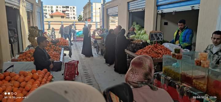 إقبال المواطنين على سوق الهنا منذ بدء التشغيل التجريبي