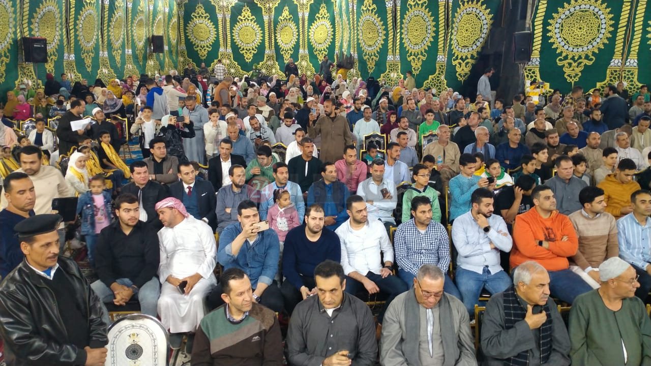 أسرة الشهيد عمر القاضي تقدم 11رحلة عمرة