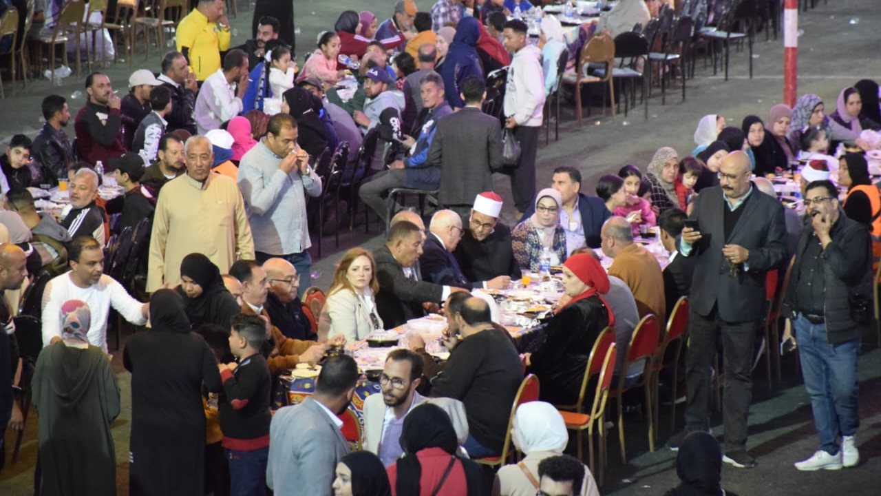 مائدة إفطار جماعي ببورسعيد - قص