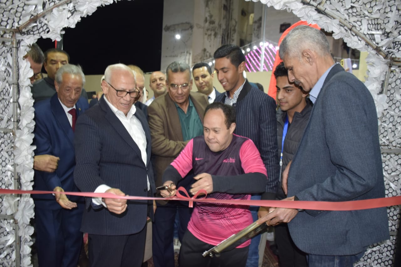 محافظ بورسعيد يفتتح مشروعات جديدة 