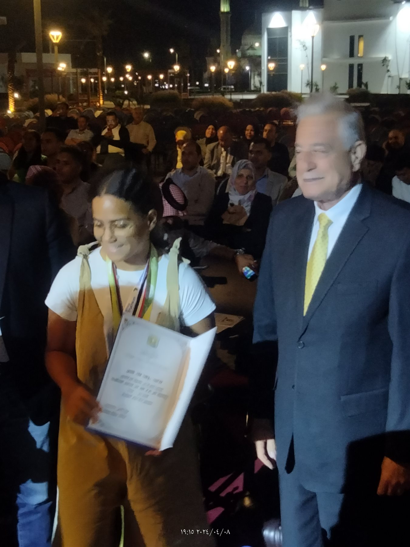 محافظ جنوب سيناء يكرم عددا من الرياضيين