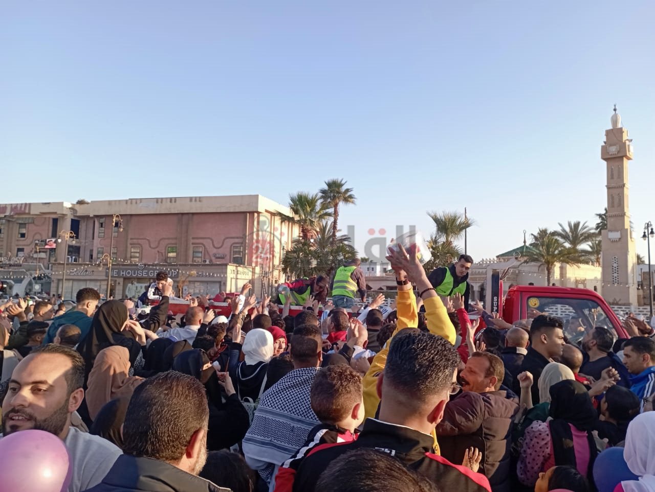 فرحة وبهجة بين الكبار والصغار في بورسعيد