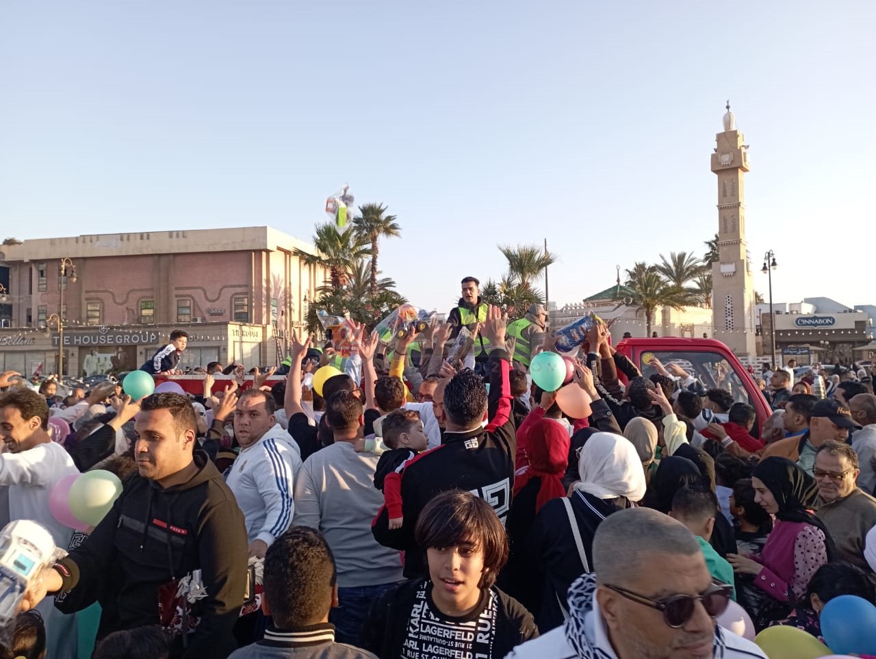 فرحة وبهجة بين الكبار والصغار في بورسعيد