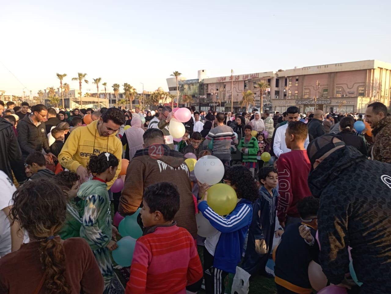فرحة وبهجة بين الكبار والصغار في بورسعيد