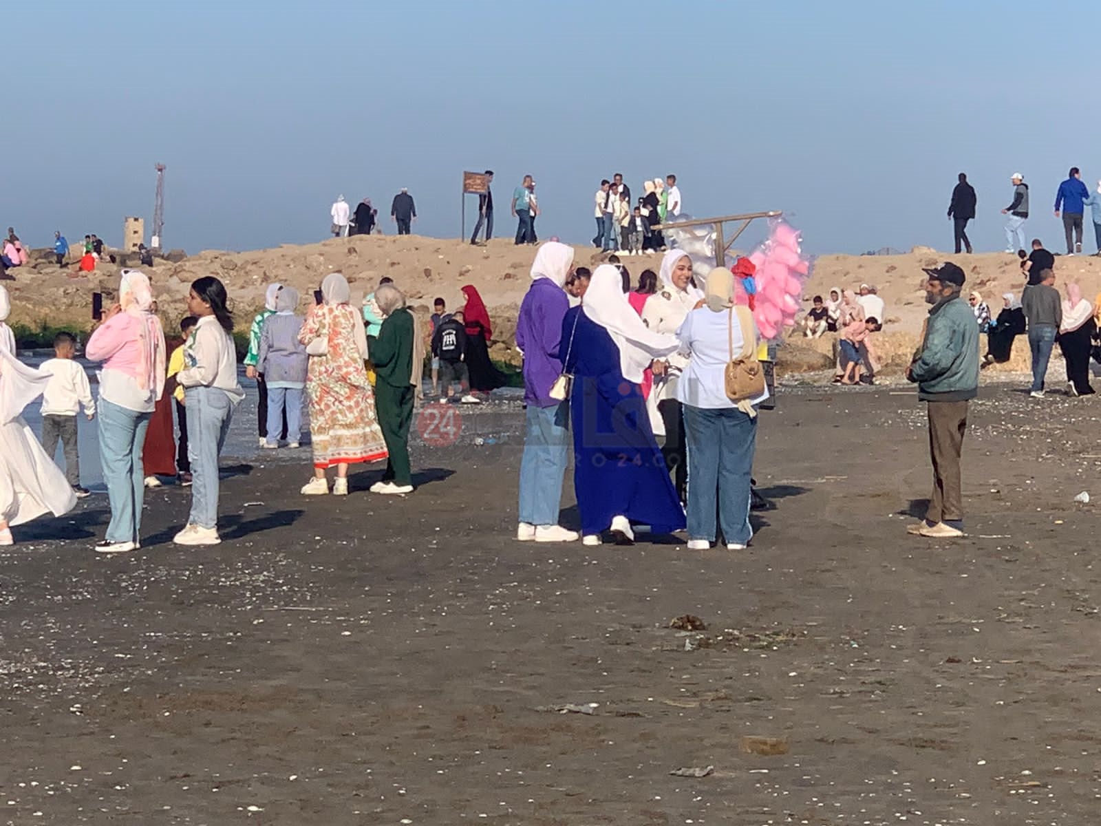 شواطئ بورسعيد كاملة العدد في ثالث أيام عيد الفطر المبارك