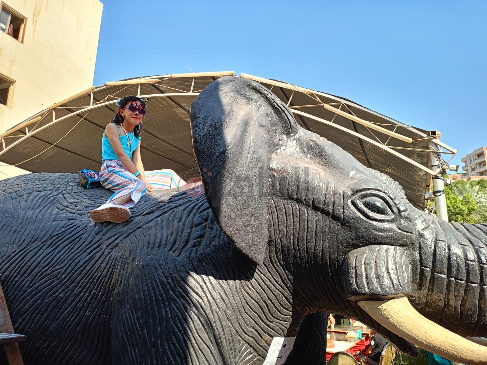 احتفال الاطفال بعيد الفطر داخل حديقه الحيوان 