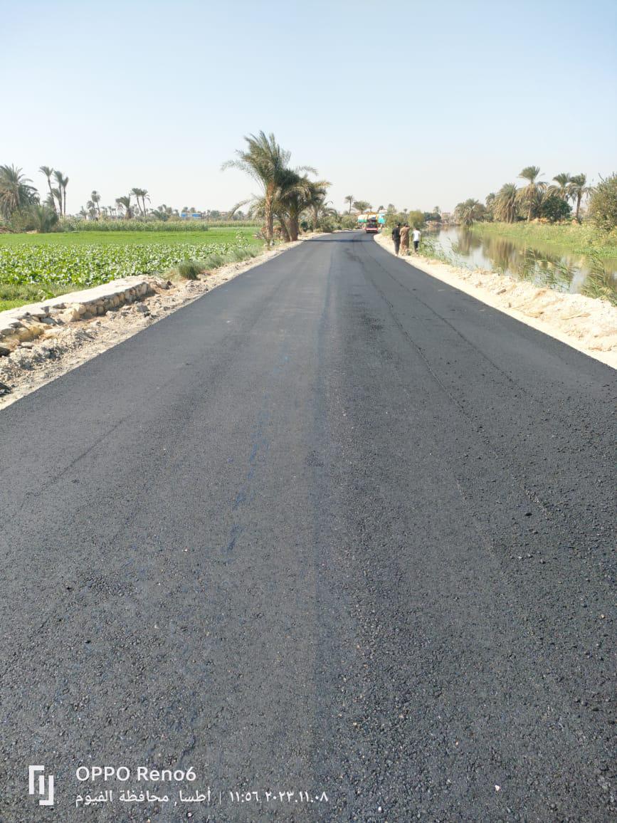 رصف الطرق بمركزي إطسا ويوسف الصديق 
