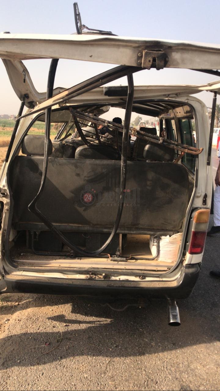 حادث انقلاب سيارة ميكروباص بالفيوم 