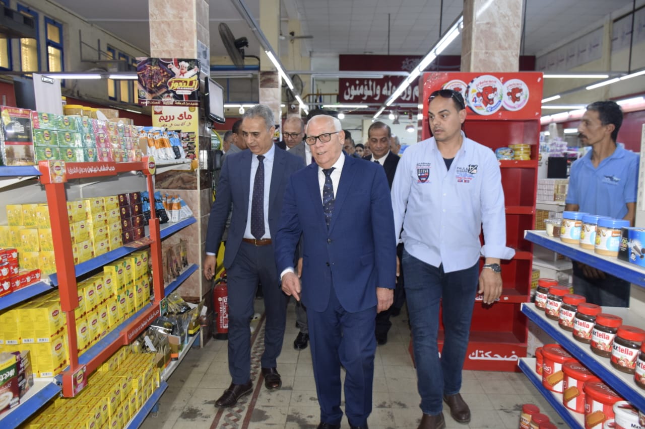 زيارة رئيس جهاز حماية المستهلك لبورسعيد 