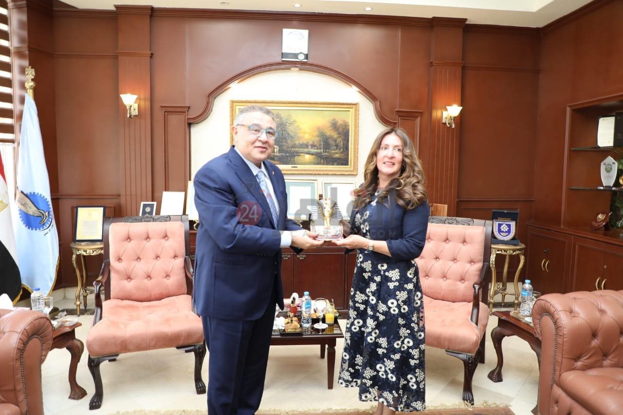 محافظ البحر الأحمر والسفير الأمريكية