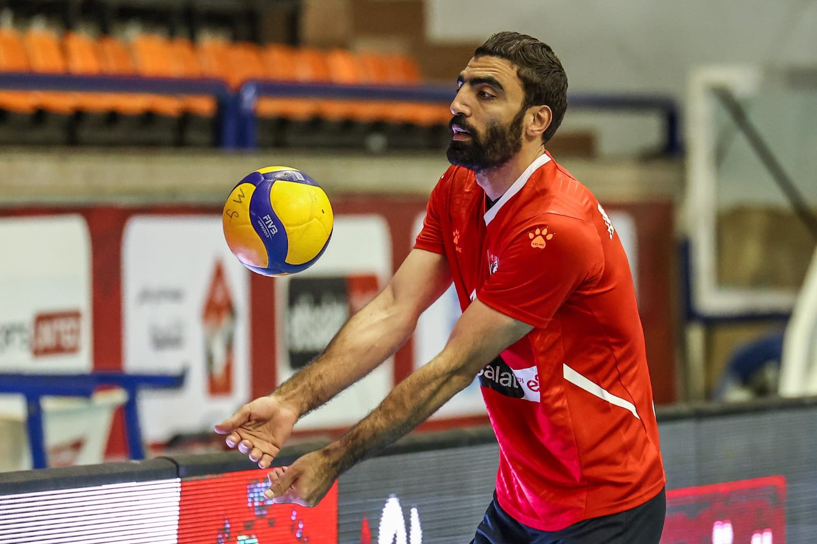 مباراة طائرة الأهلي والنصر الليبي (6)