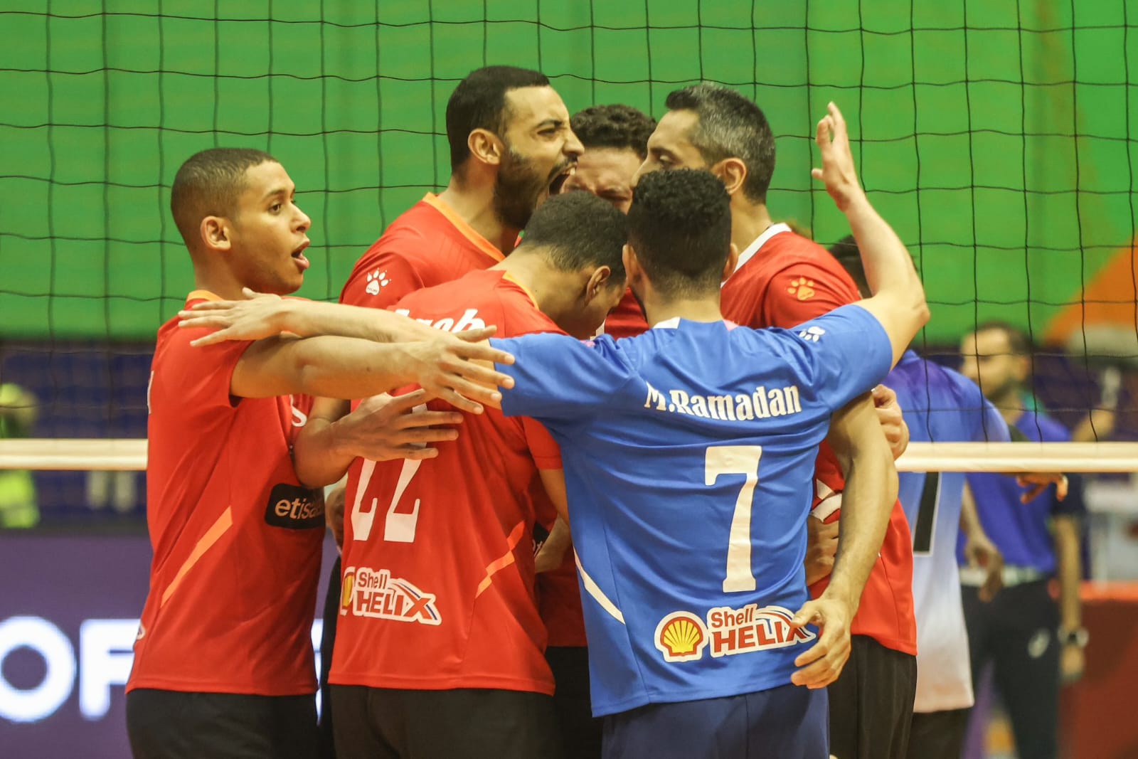 مباراة طائرة الأهلي والنصر الليبي (1)