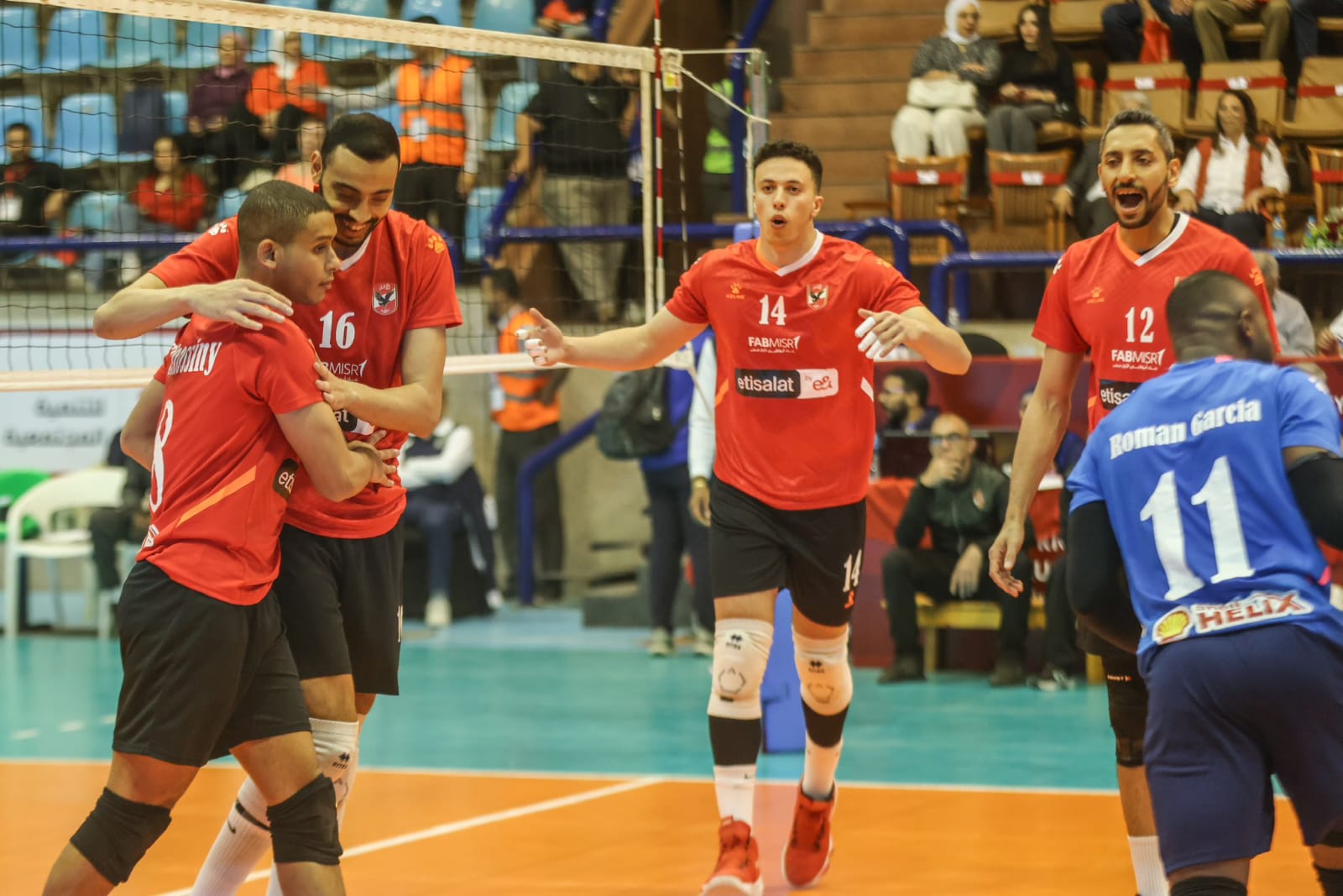 مباراة طائرة الأهلي والنصر الليبي (2)