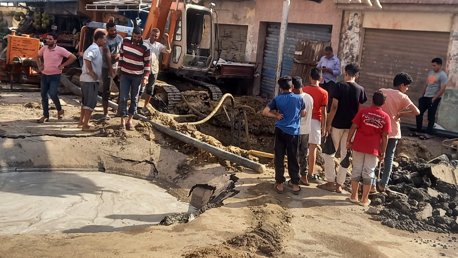 هبوط أرضي بسبب كسر ماسورة مياه في الإسماعيلية2