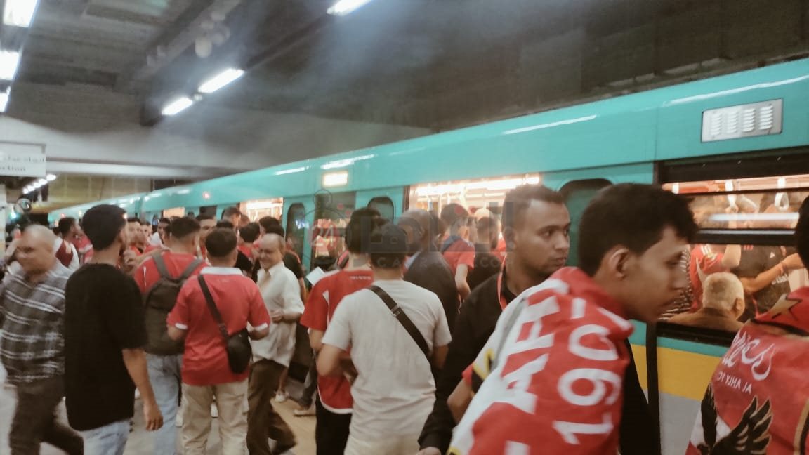 جماهير الأهلى في المترو 2