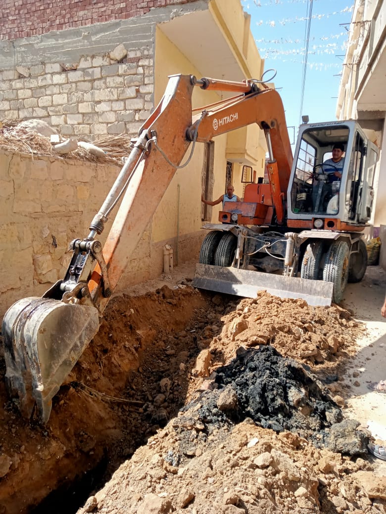 استمرار تنفيذ الخطة الدورية لإحلال وتجديد شبكات مياه الشرب بالفيوم