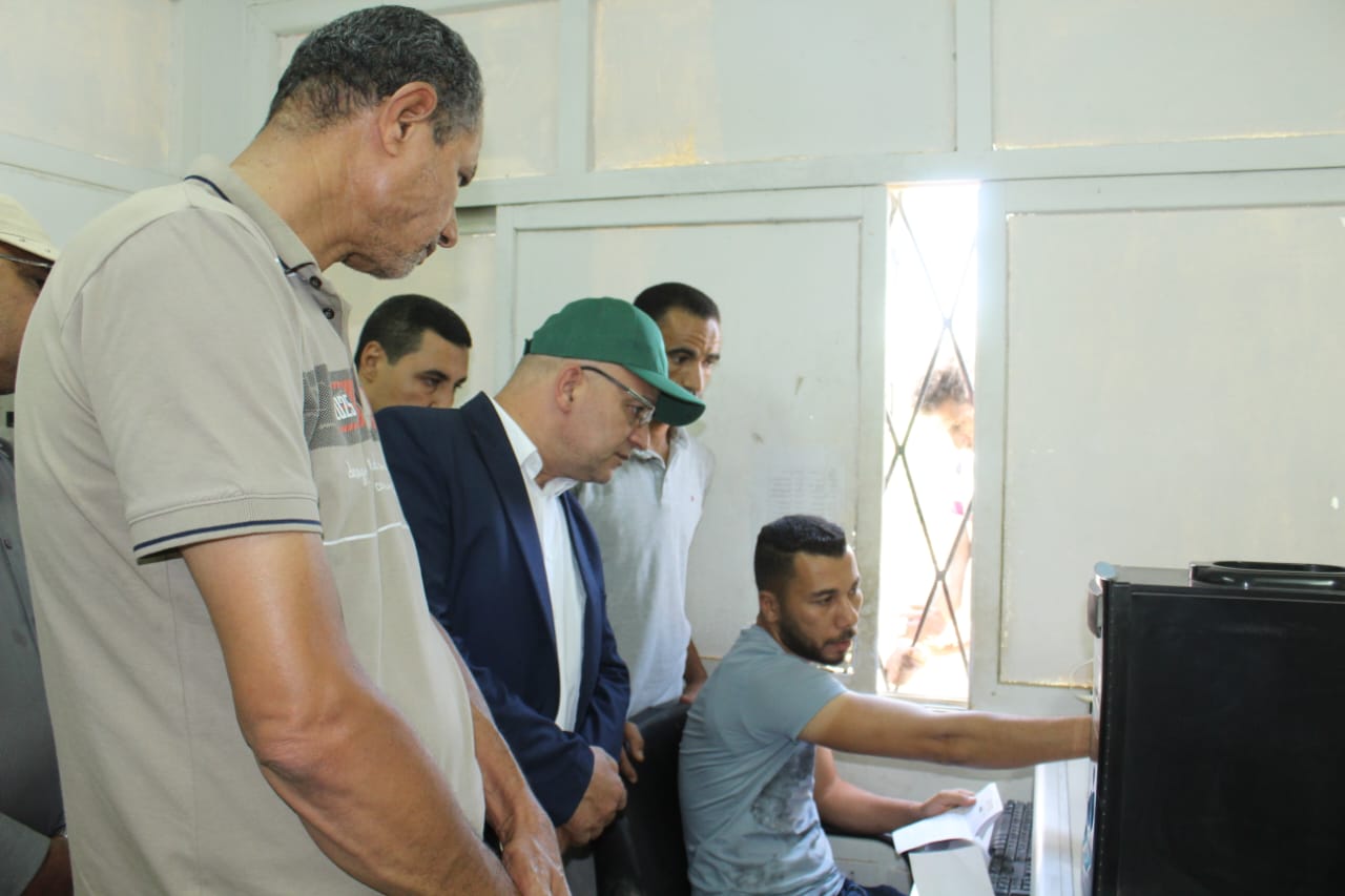 وكيل زراعة الفيوم بتفقد توريد محصول بنجر السكر | صور