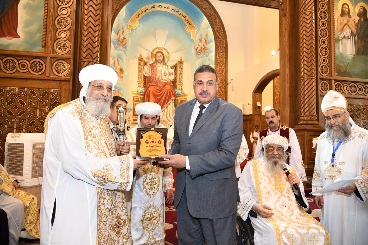 قداسة البابا تواضروس الثاني ومحافظ الفيوم يشهدان حفل تدشين كنيسة القديس الأنبا إبرآم بدير العزب