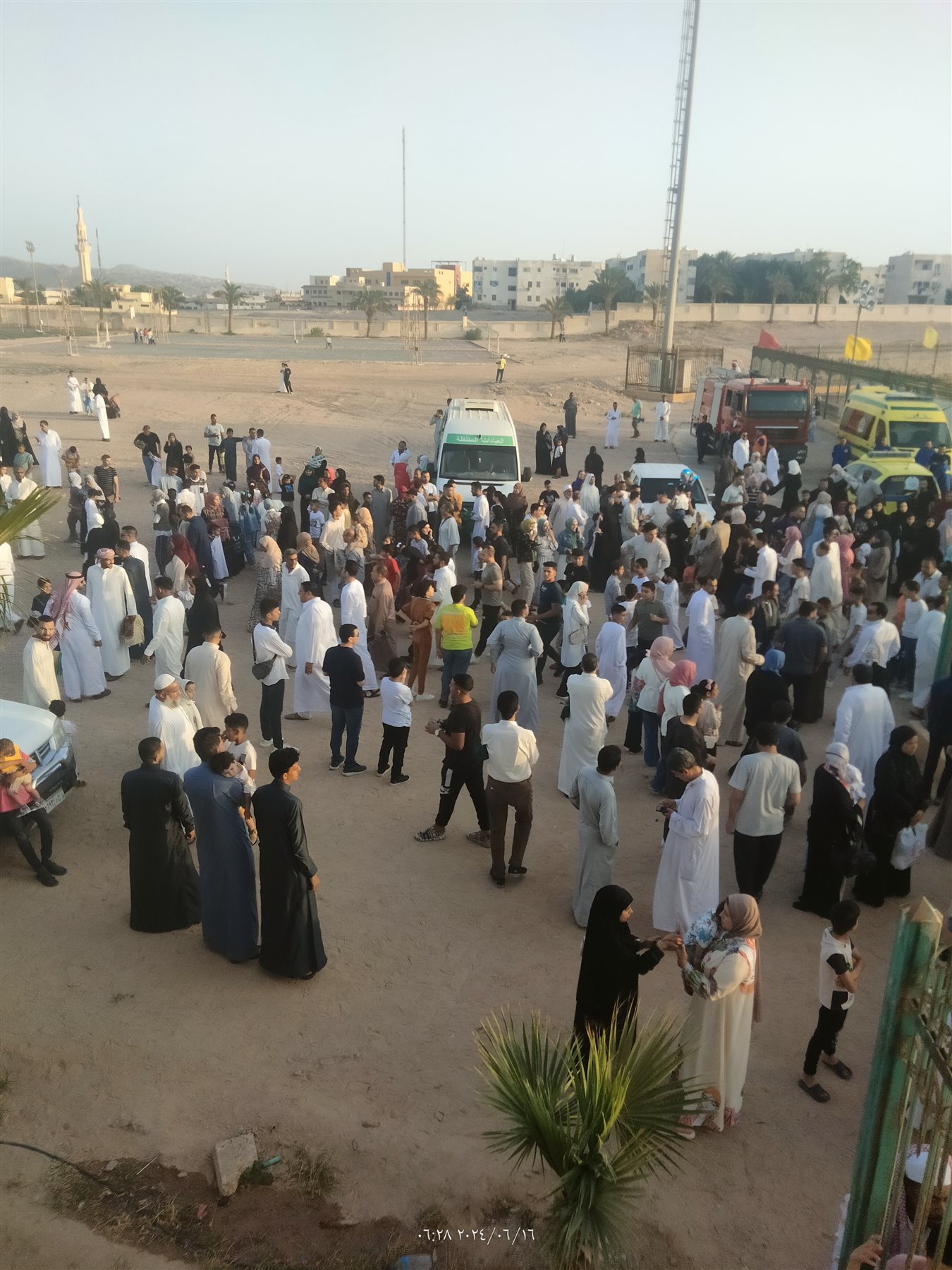 محافظ جنوب سيناء يؤدي صلاة العيد باستاد طور سيناء 