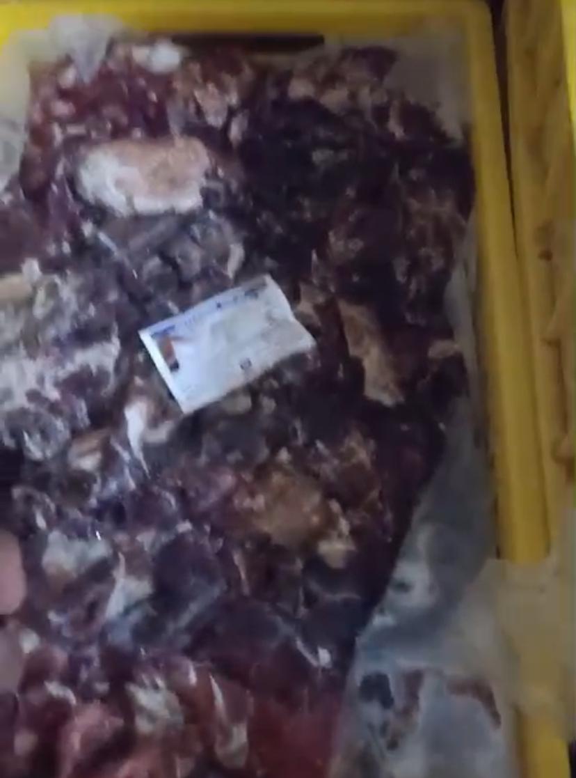 ضبط لحوم فاسدة داخل شركة للصناعات الغذائية في حملة تموينية بالفيوم