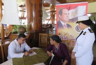 الداخلية توجه قوافل إنسانية وطبية بالإسماعيلية